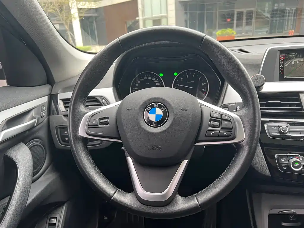 BMW X1 2017 — фото 13