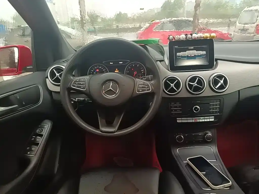 Mercedes-Benz B-Class 2016 — фото 11