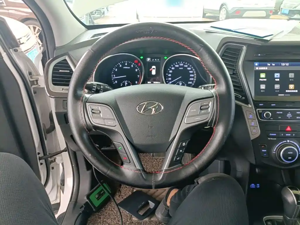 Hyundai Santa Fe 2016 — фото 11