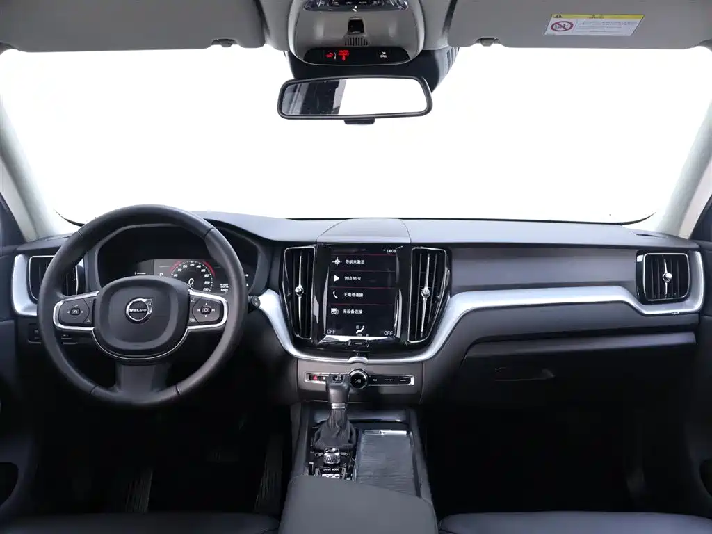 Volvo XC60 2020 — фото 13