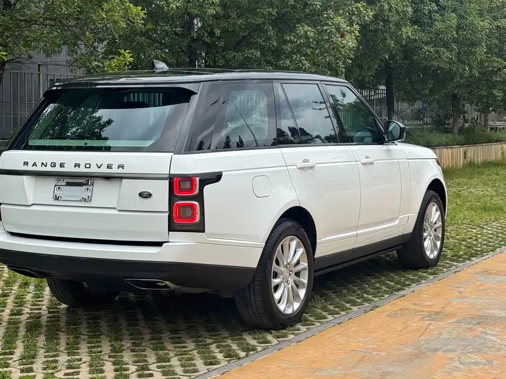 Land Rover Range Rover 2018 — фото 11