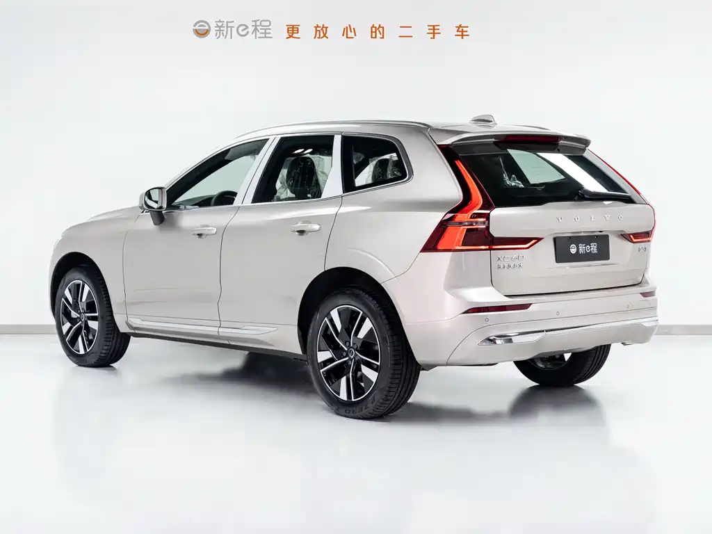 Volvo XC60 2026 — фото 4