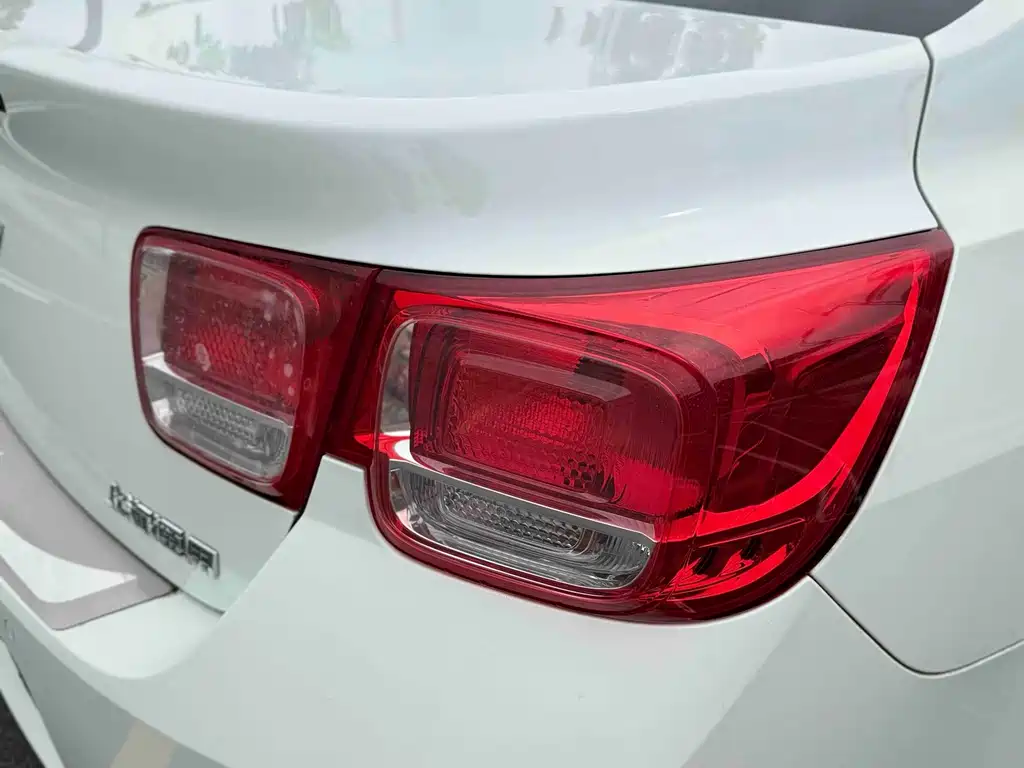 Chevrolet Malibu 2015 — фото 12