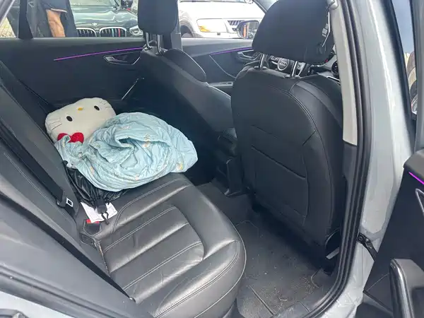Audi Q2L 2024