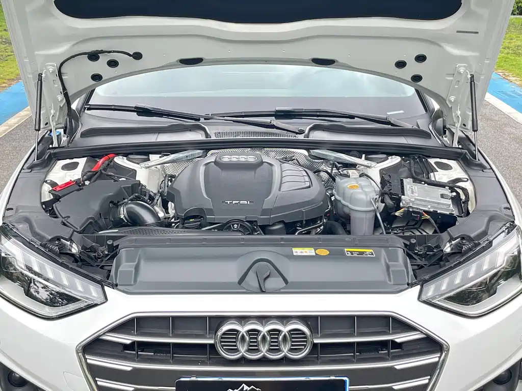 Audi A4L 2021 — фото 27