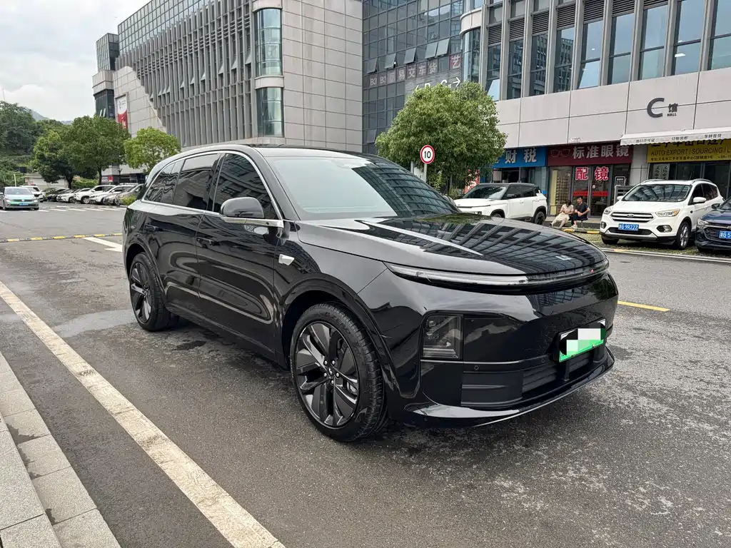 Li Auto Li L6 2025