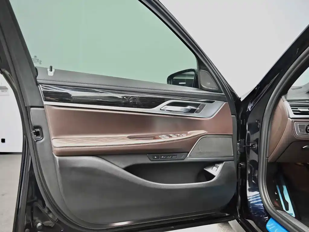 BMW 7 Series 2019 — фото 21