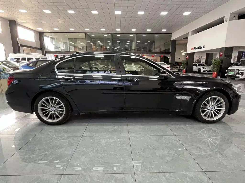 BMW 7 Series 2015 — фото 7