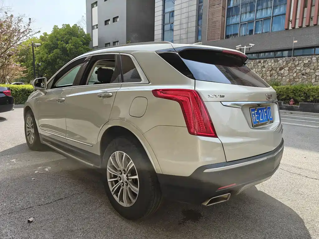Cadillac XT5 2017 — фото 4