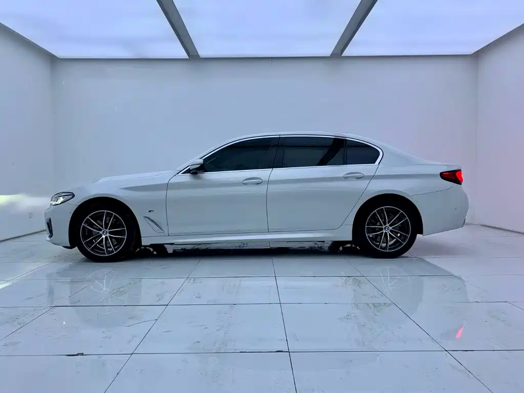 BMW 5 Series 2024