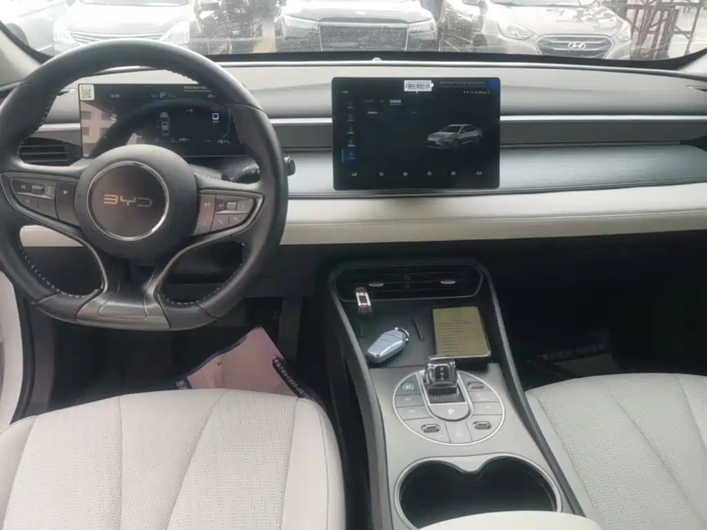 BYD Seal 05 DM-i 2025 — фото 10