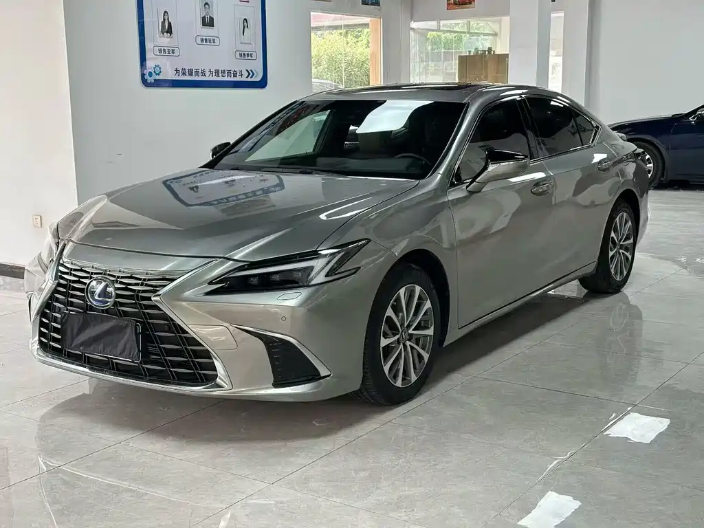 Lexus ES 2025 — фото 1
