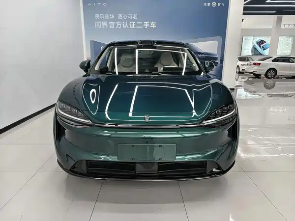 Luxeed R7 2025