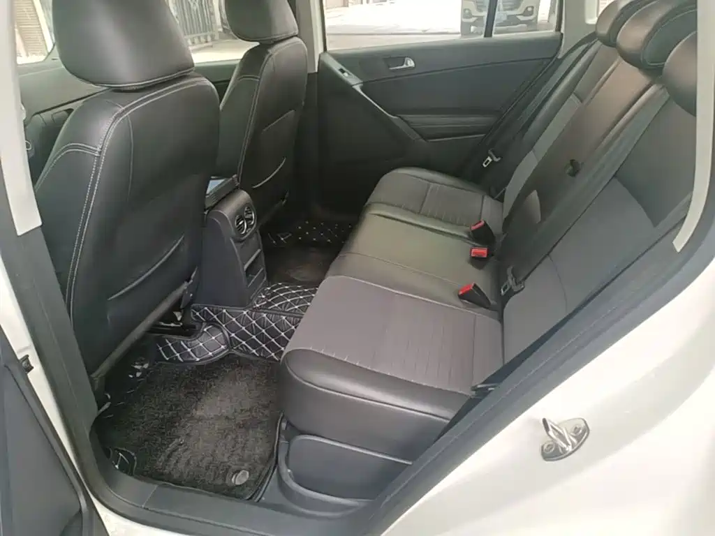 Volkswagen Tiguan 2018 — фото 13