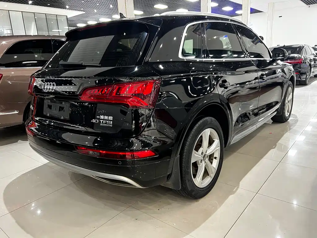 Audi Q5L 2019 — фото 10