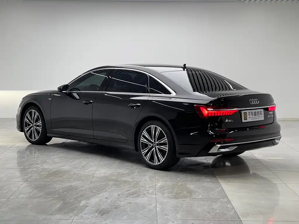 Audi A6L 2025 — фото 4