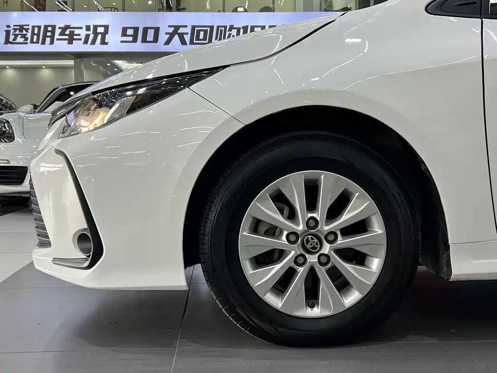 Toyota Corolla 2023 — фото 6