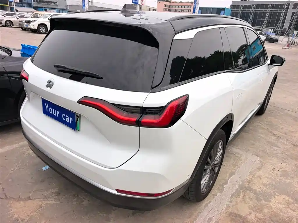 NIO ES8 2021