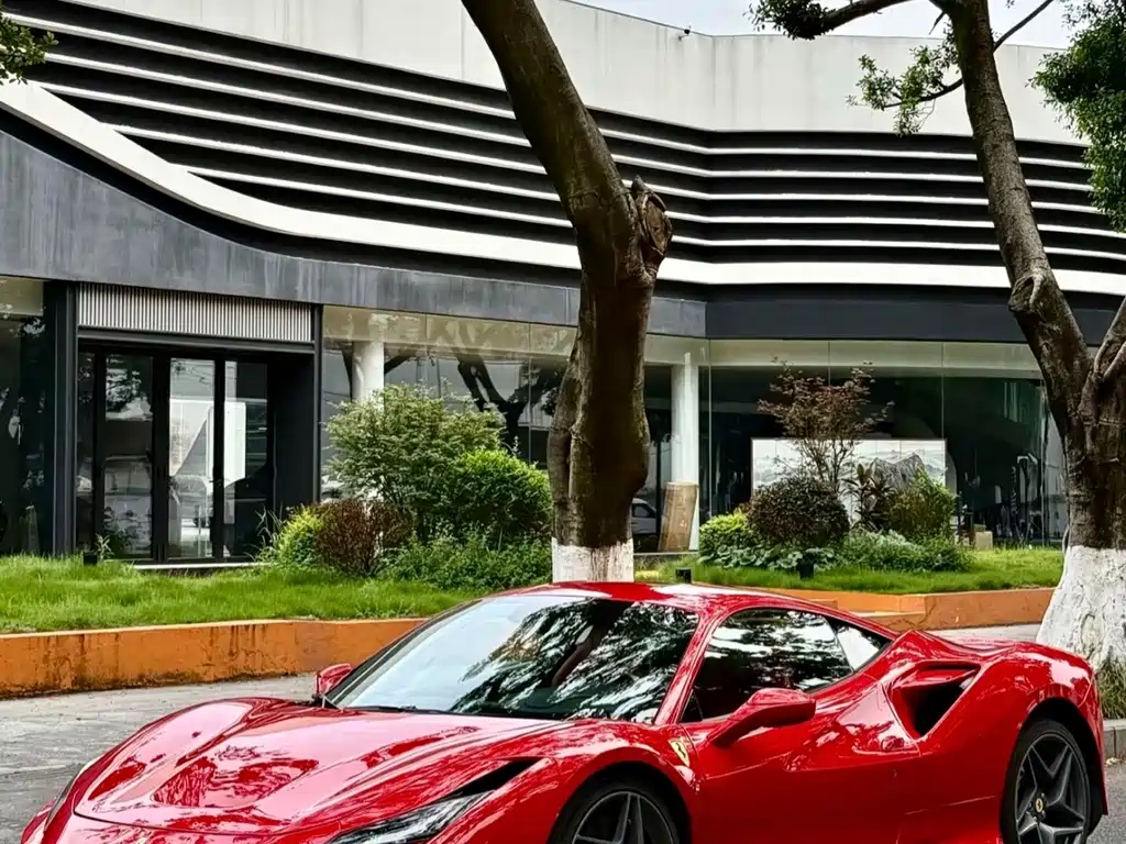 Ferrari F8 2021 — фото 1