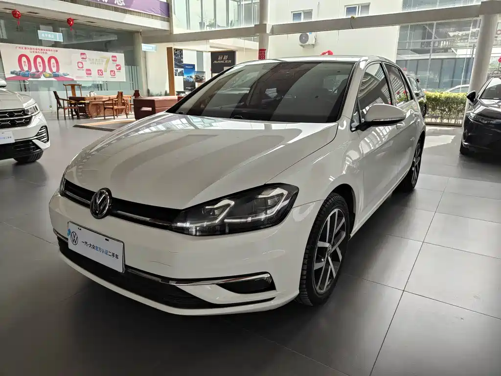 Volkswagen Golf 2018 — фото 1