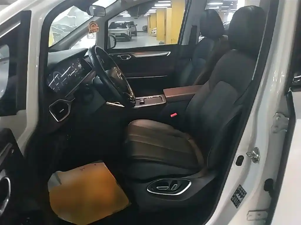 GAC Motor Trumpchi M6 2023 — фото 15