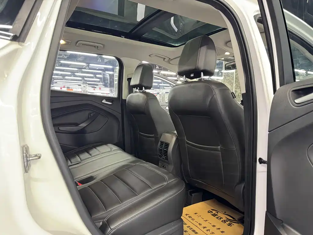 Ford Kuga 2020 — фото 12