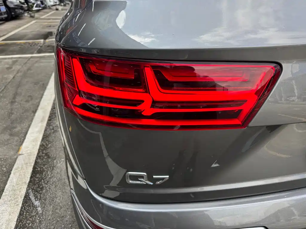 Audi Q7 2016 — фото 18