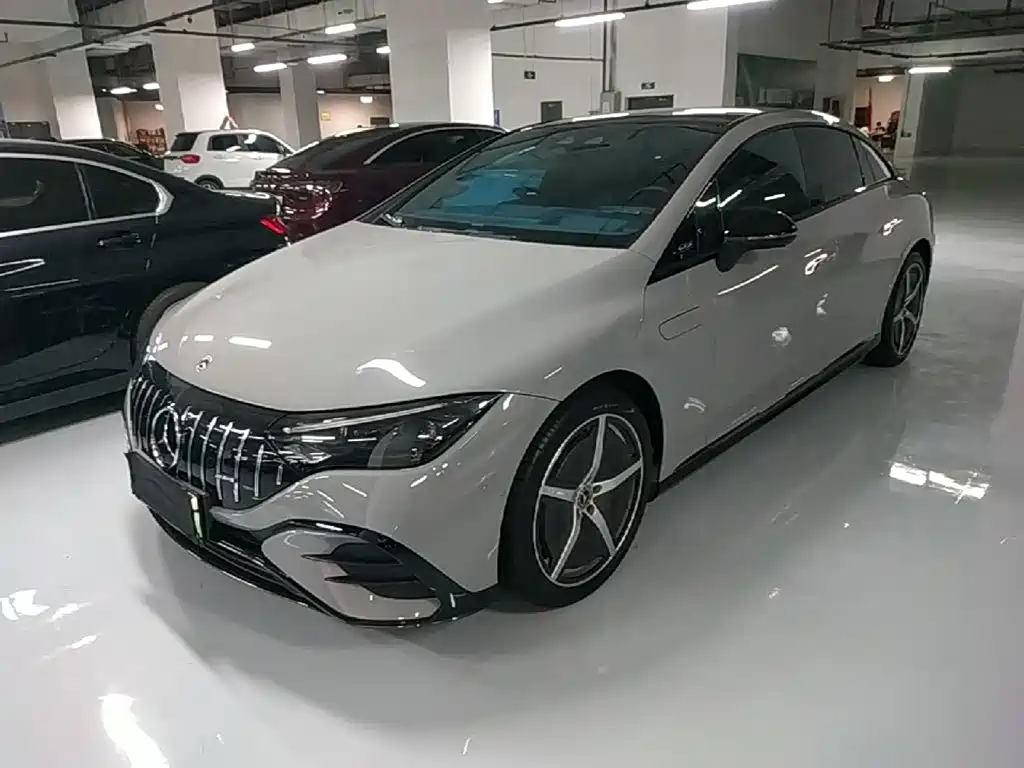 Mercedes-Benz EQE 2024