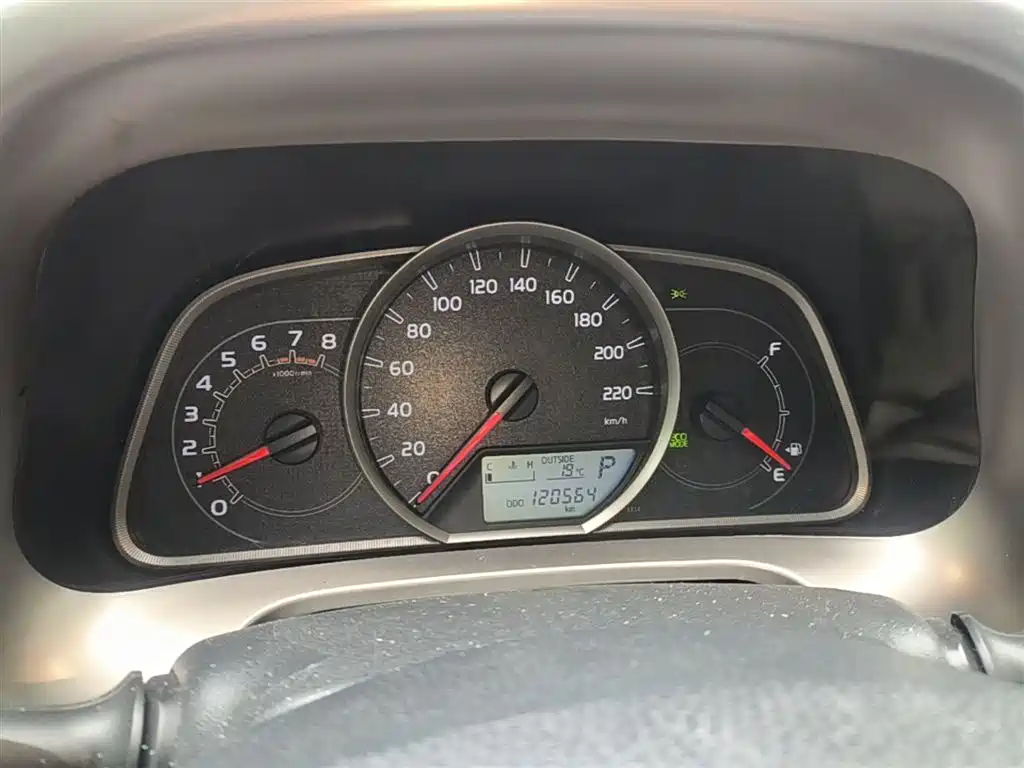 Toyota RAV4 2015 — фото 12
