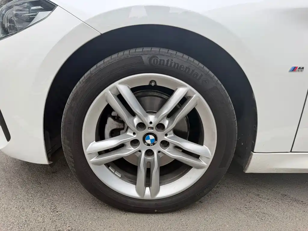 BMW 1 Series 2022 — фото 17