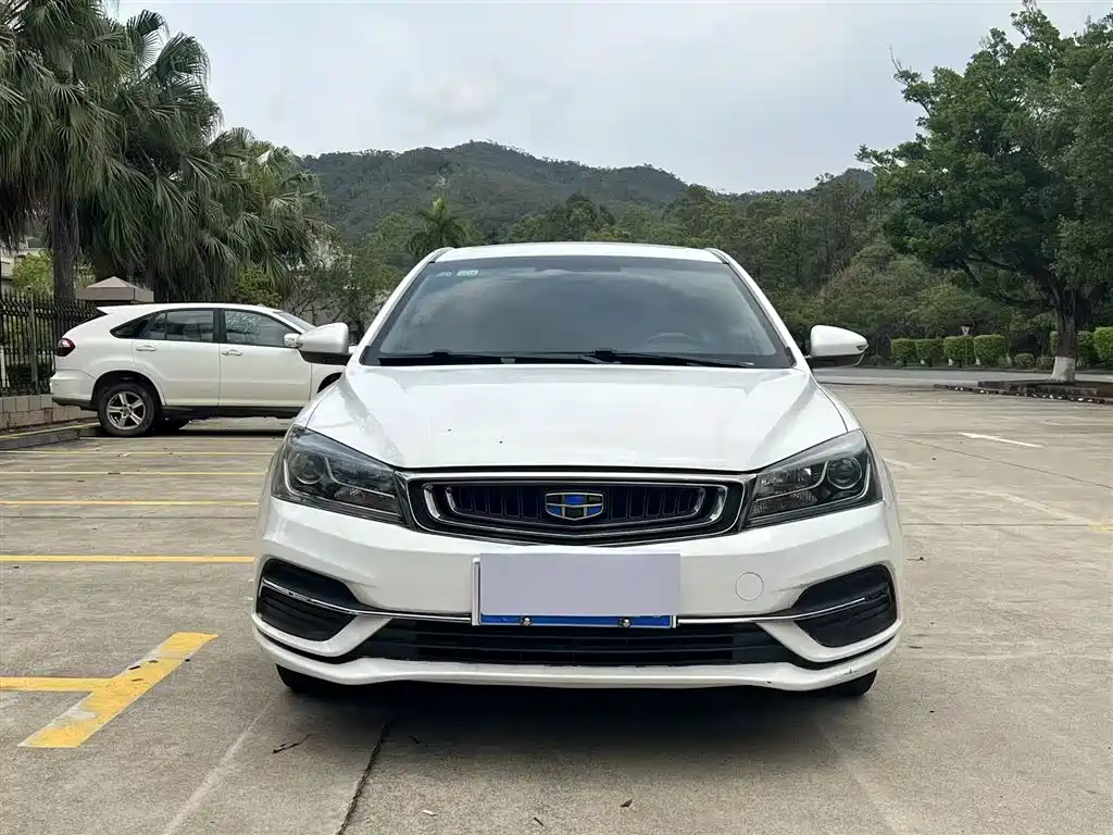 Geely Emgrand 2018 — фото 2