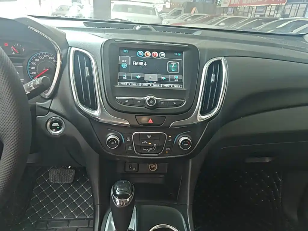 Chevrolet Equinox 2018 — фото 13