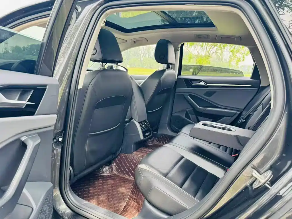 Volkswagen Sagitar 2020