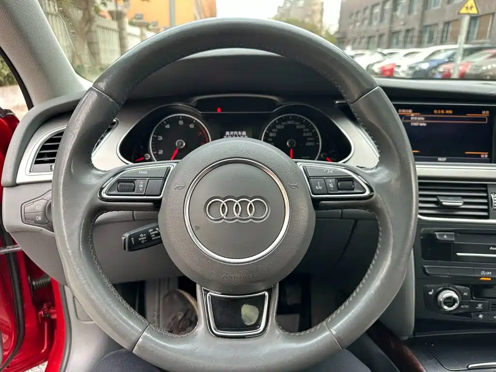 Audi A4L 2013 — фото 12
