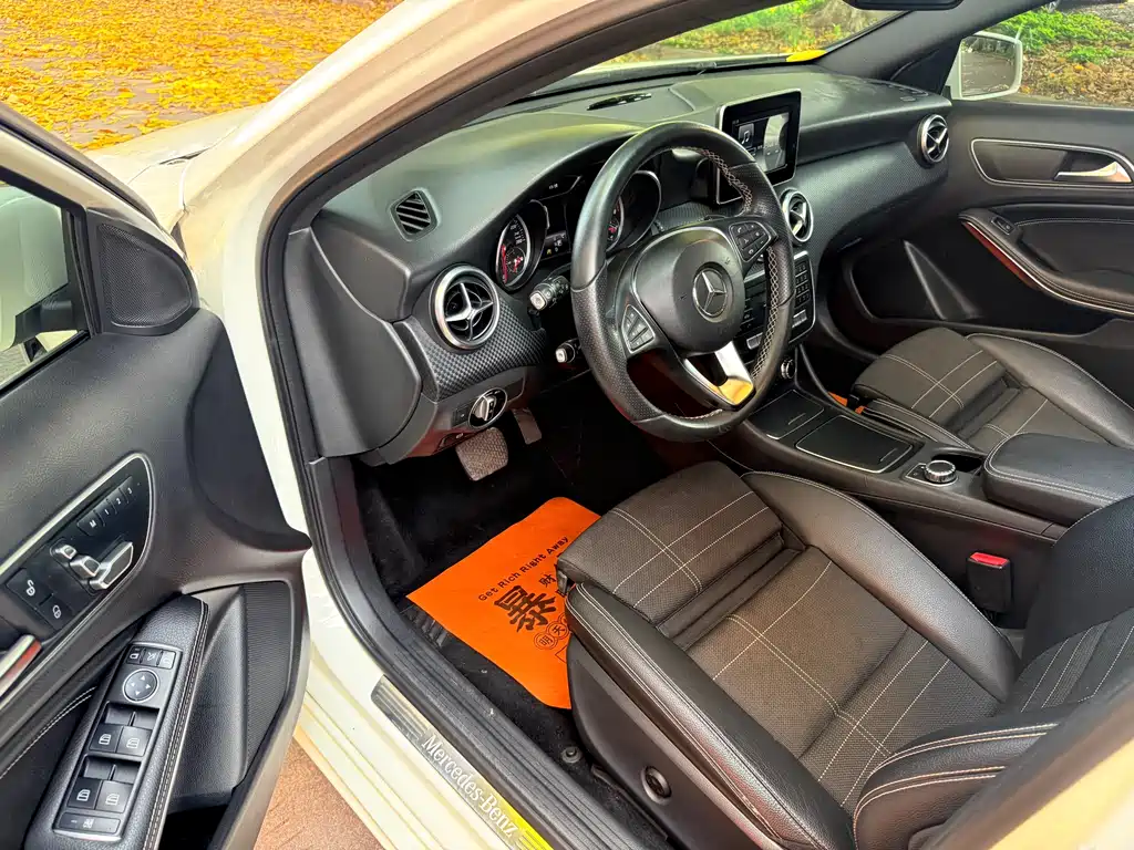 Mercedes-Benz A-Class 2016 — фото 4