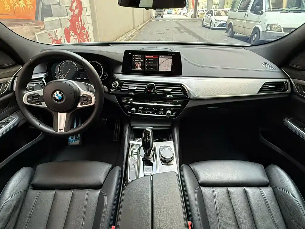 BMW 6 Series GT 2018 — фото 7