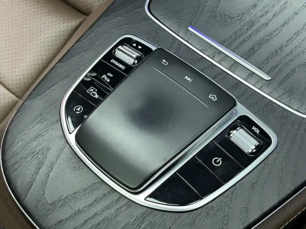 Mercedes-Benz E-Class 2019 — фото 24