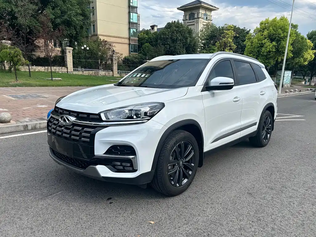 Chery Tiggo 8 2023 — фото 1