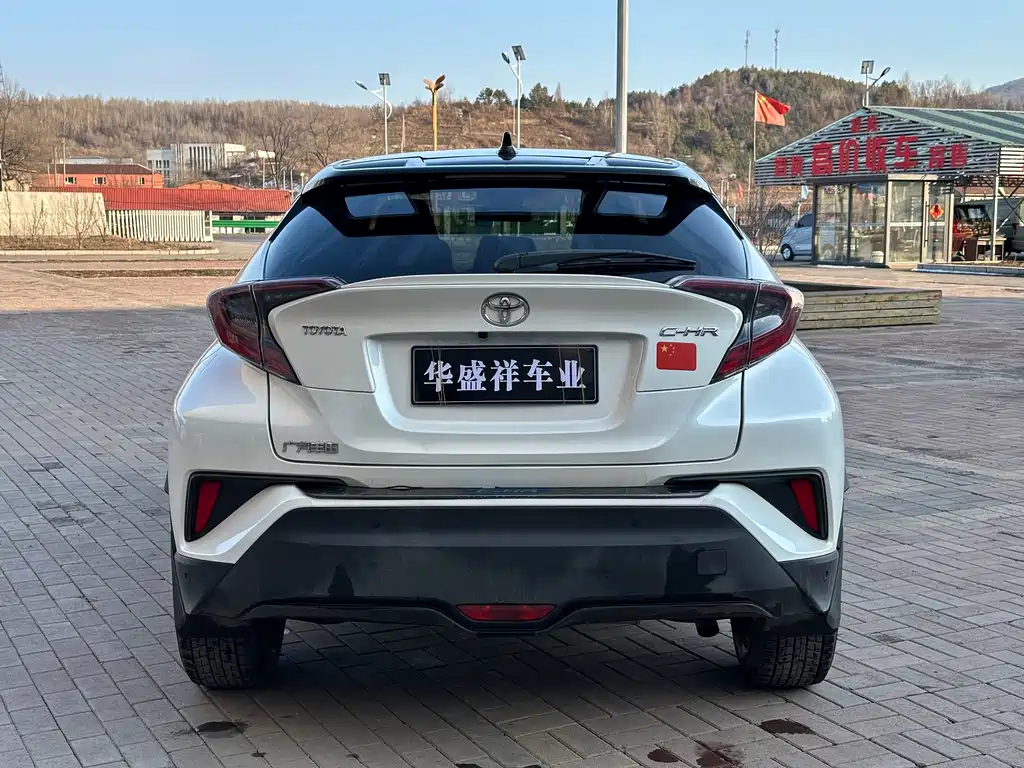 Toyota C-HR 2019 — фото 7