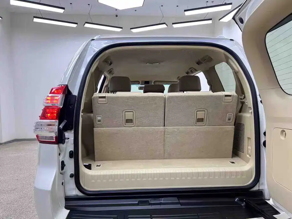 Toyota Prado 2017 — фото 24