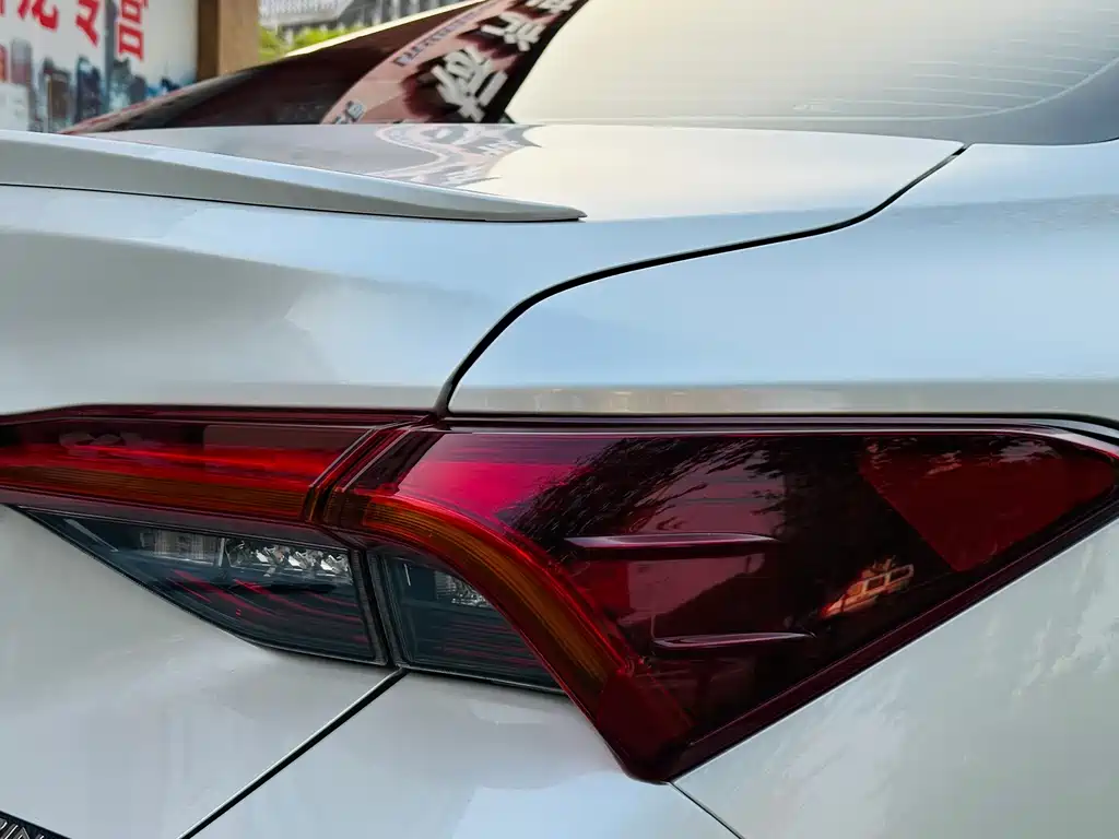 Toyota Avalon 2023 — фото 11
