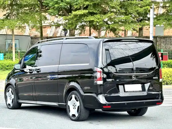 Mercedes-Benz V-Class 2025