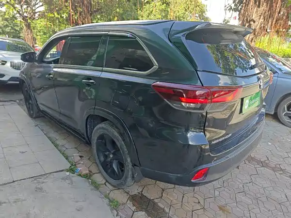 Toyota Highlander 2021