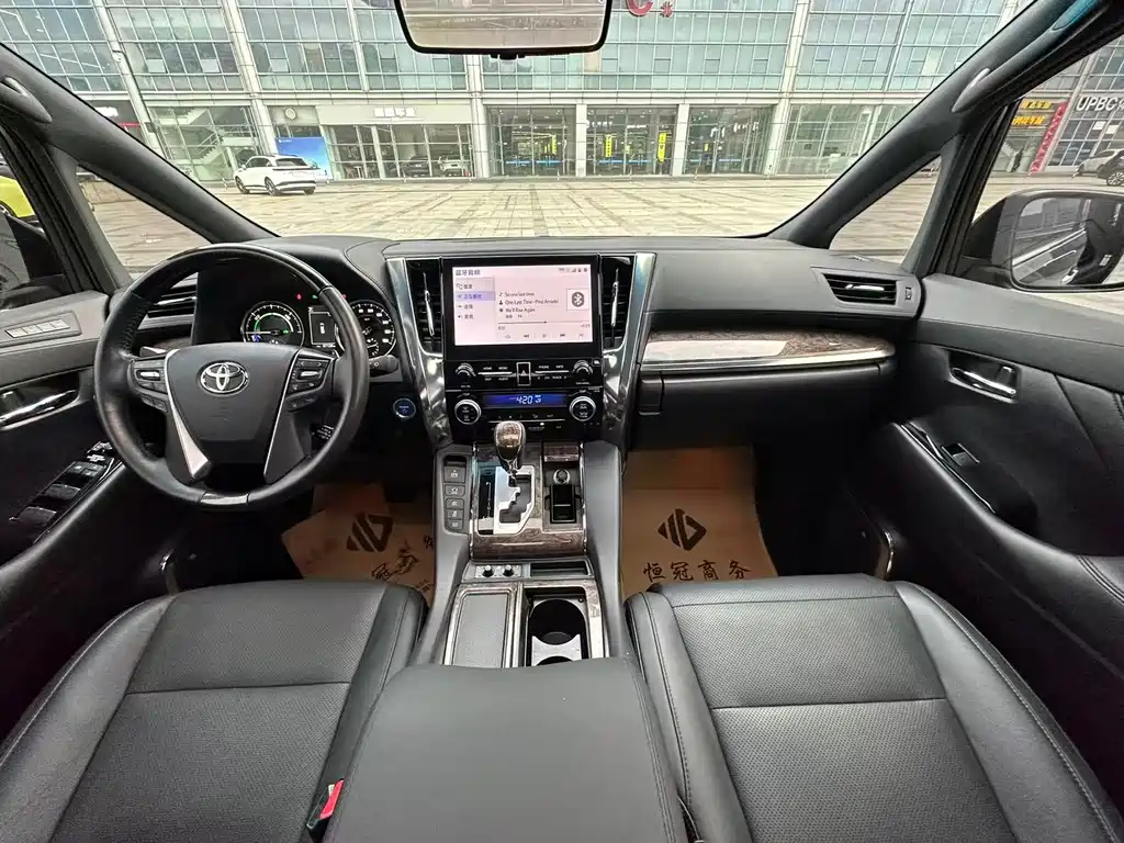 Toyota Vellfire 2022 — фото 8