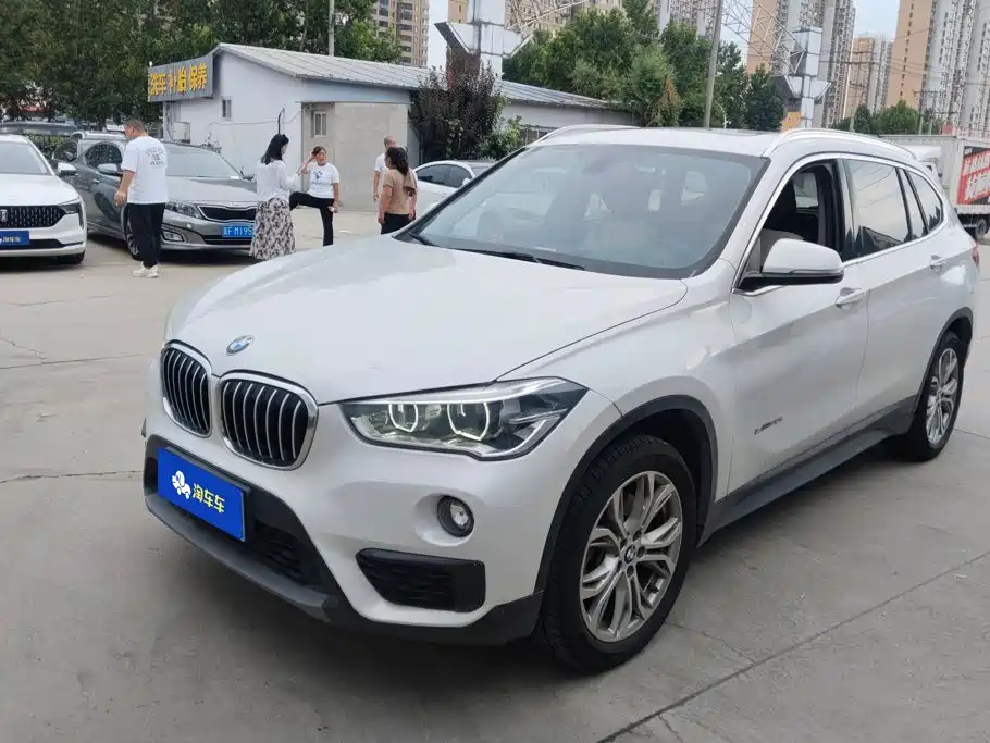 BMW X1 2018 — фото 1
