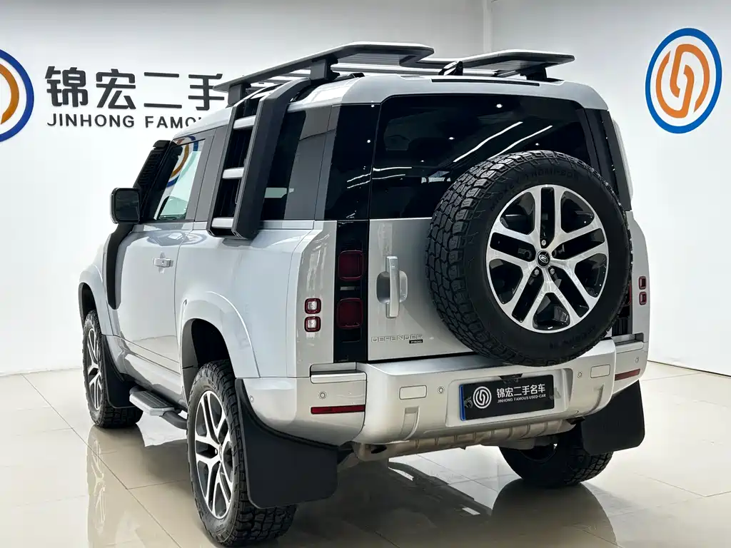 Land Rover Defender 2021 — фото 25