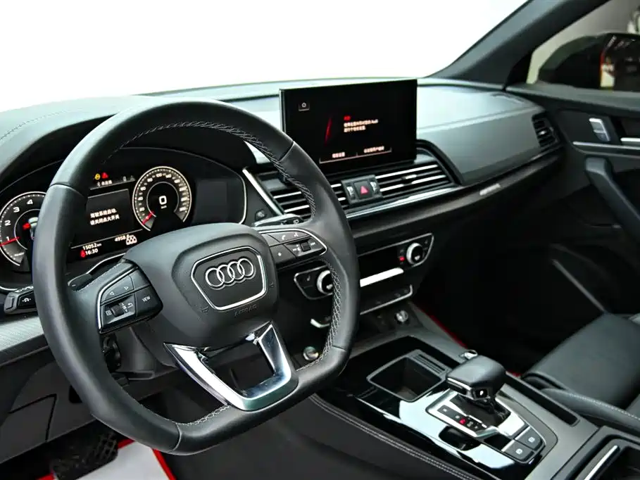Audi Q5L 2023 — фото 15
