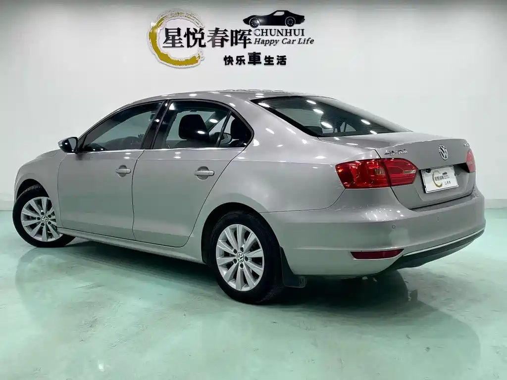 Volkswagen Sagitar 2015