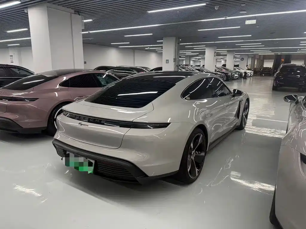 Porsche Taycan 2020 — фото 15