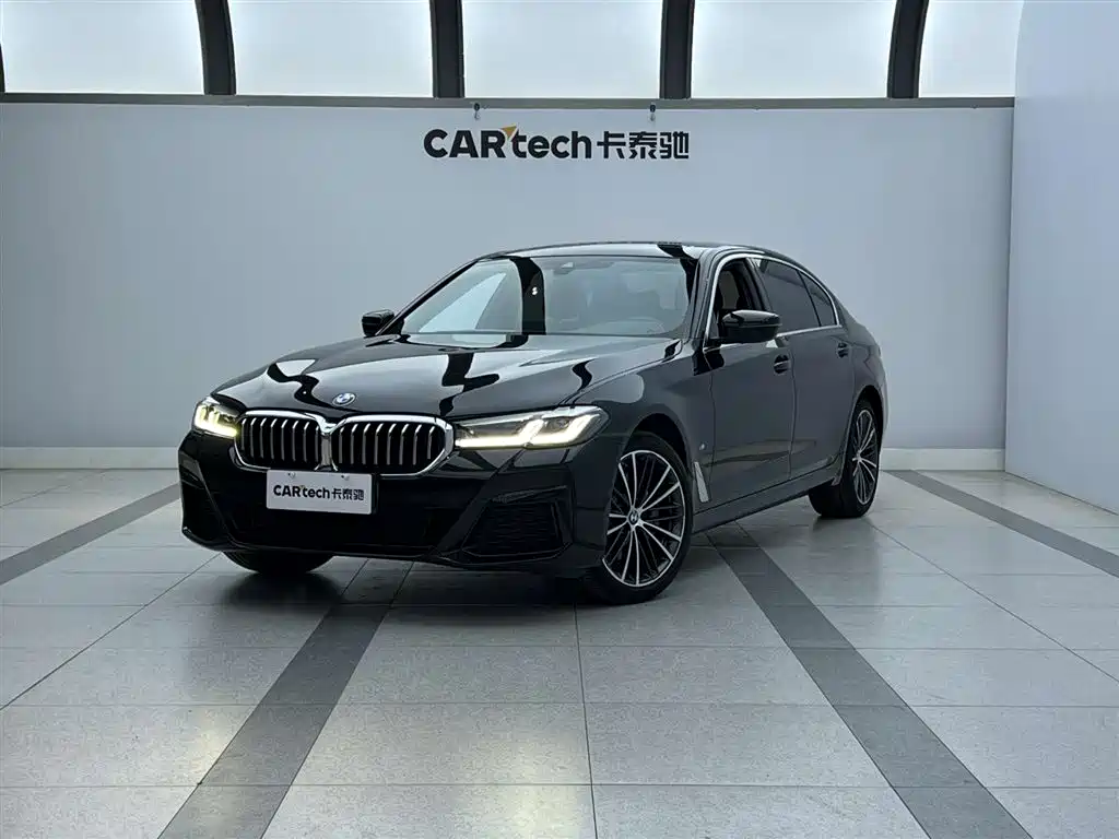 BMW 5 Series 2023 — фото 1